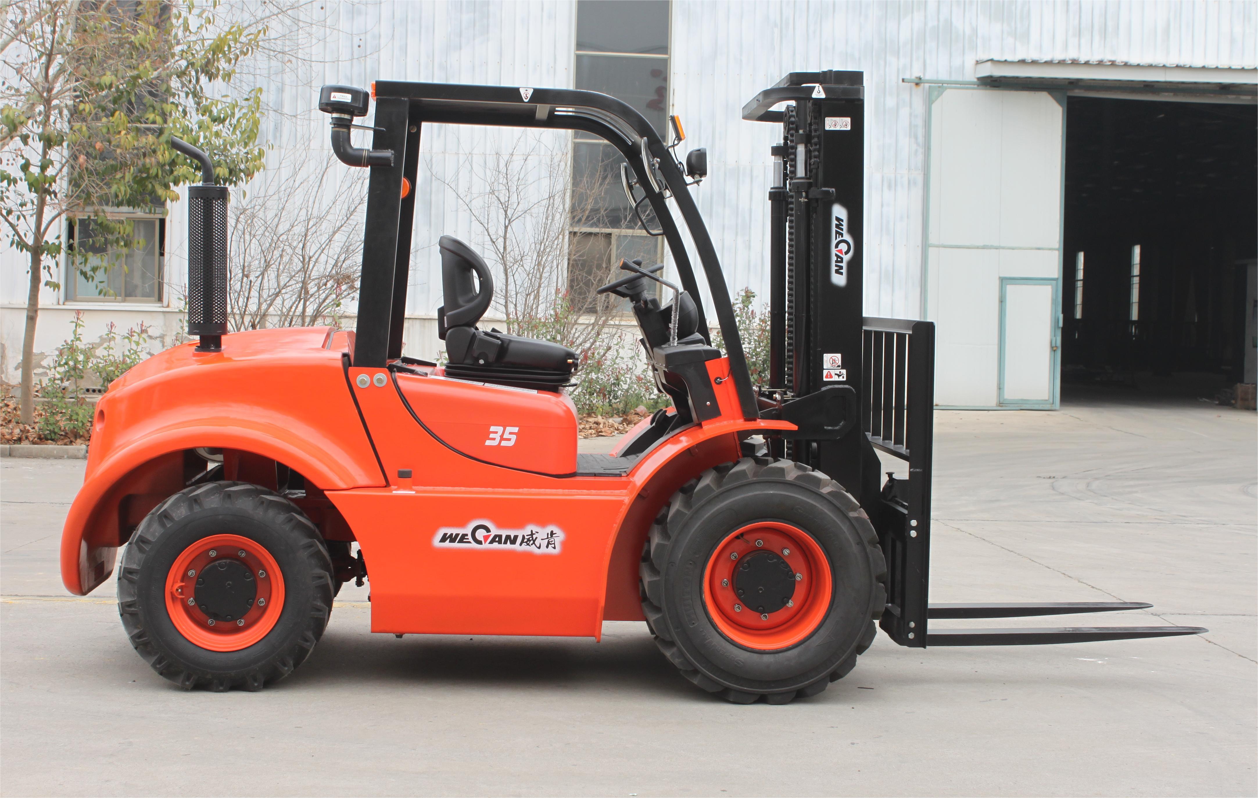 3.5吨四驱越野叉车